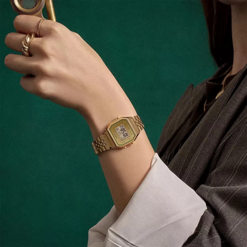 Casio-Vintage-LA680WEGV-9AEF-2C-na-ruci.webp